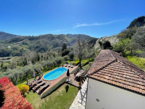 Holiday villa with private pool, spectacular views and close to Lucca Pisa Florence, Valdottavo